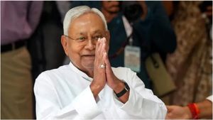 பீகாரில் மீண்டும் நிதிஷ் – பாஜக ஆட்சி.. ஜஸ்ட் மிஸ் செய்யும் தேஜஸ்வி.. பீப்பிள்ஸ் பல்ஸ் கணிப்பு