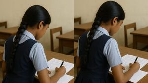 தமிழ் தேர்வில் கண்டபடி எழுதிய கடலூர் மாணவி.. ஃபுல் மார்க் போட்ட ஆசிரியர்! அடுத்து நடந்த ட்விஸ்ட்