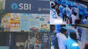 வேலூரில் ஸ்டேட் பேங்க் ஏடிஎம் வாசலில் ஓடி வந்த நபர்! ஸ்கேனரை லேசா காட்டியதுமே? ஆடிப்போன SBI கஸ்டமர்