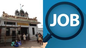 விழுப்புரம் அங்காளம்மன் கோயிலில் வேலை வாய்ப்பு.. ரூ.1.16 லட்சம் சம்பளம்! விண்ணப்பிக்க ரெடியா? 