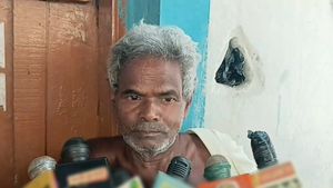 ஆம்பூரில் 70 வயது கூலித்தொழிலாளிக்கு வந்த 1.5 கோடி ஜிஎஸ்டி நோட்டீஸ்.. பென்சஷனை நிறுத்திய அதிகாரிகள்