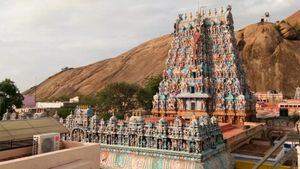கார்த்திகை தீப திருநாள்! மதுரை திருப்பரங்குன்றம் மலையில் தீபம் ஏற்ற நீதிபதி ஜிஆர் சுவாமிநாதன் உத்தரவு