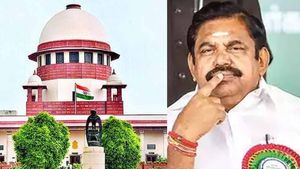 எடப்பாடி பழனிசாமிக்கு எதிராக புது அஸ்திரம்.. உச்சநீதிமன்றத்தில் மேல்முறையீட்டு வழக்கு! 