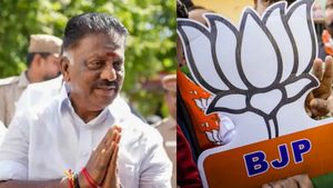 பாஜக தலைவர்களை சந்திக்க திட்டமா.. திடீரென டெல்லி சென்ற ஓ பன்னீர்செல்வம்.. பிளான் என்ன? 