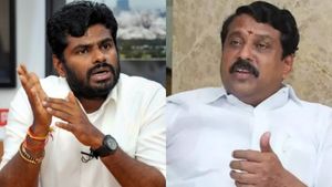 அண்ணாமலை தனிக்கட்சி தொடங்குகிறாரா? சட்டென வந்த கேள்வி.. நயினார் நாகேந்திரன் கொடுத்த விளக்கம்! 