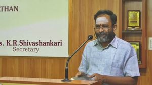 நீதிபதி GR சுவாமிநாதன் பதவி நீக்க தீர்மானம்! 120 MPs கையெழுத்துடன் சபாநாயகரிடம் அளித்த திமுக கூட்டணி