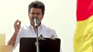 TVK Vijay: திமுகவை நம்பக் கூடாது.. நம்பவைத்து ஏமாற்றுவது தான் திமுக வேலை - பொங்கிய விஜய் 