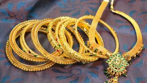 Gold Rate Today: இன்றும் அதிர்ச்சி கொடுத்த தங்கம் விலை.. இனி குறையாது போலயே.. நகை பிரியர்கள் கலக்கம்