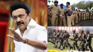 களமிறங்கிய CRPF.. திருப்பரங்குன்றத்தை கண்ட்ரோல் எடுத்த தமிழக போலீஸ்.. 2 படையில் யாருக்கு அதிக பவர்?