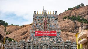 தீபம் ஏற்றும் விஷயத்தில் முழு அதிகாரம்.. கோயில் நிர்வாகத்திற்குதான் இருக்கிறது! தமிழக அரசு வாதம்