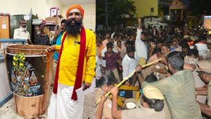 திருப்பரங்குன்றம் தீப விவகாரம்.. தீர்ப்பை வைத்து கலவரம் செய்ய முயற்சி! அரசு தரப்பு வைத்த வாதம்!