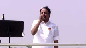 அதிமுக ரத்தமாச்சே! புரட்சித் த.. என ஆரம்பித்து சமாளித்து தளபதி என்ற செங்கோட்டையன்! கவனிச்சீங்களா?