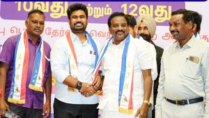 இது புது புயல்.. ’லட்சிய ஜனநாயக கட்சி’க்கு தாவிய தவெக, பாஜக அரசியல் புள்ளிகள்!