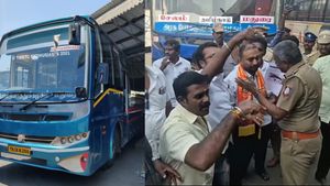 தெலுங்கை வளர்ப்பதாக புகார்..அரசு பேருந்துகளில் ’தமிழ்நாடு’ எங்கே? ஸ்டிக்கர் ஒட்டியவர்கள் அதிரடி கைது