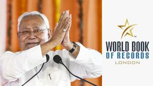இந்தியாவிலேயே அதிக முறை முதல்வர்.. உலக சாதனை படைத்த நிதிஷ் குமார்.. ‛வேர்ல்ட் புக் ஆஃப் ரெக்கார்ட்டில்' இடம்