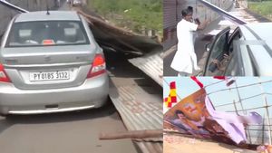  ஜஸ்ட் மிஸ்.. தவெக பொதுக்கூட்டத்தில் நடந்த அசம்பாவிதம்.. நூலிழையில் தப்பிய செவிலியர்கள்! 