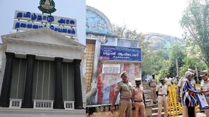 நீதிமன்ற உத்தரவை தமிழக அரசு மதிக்கவில்லை! CISF-யை கைது செய்வோம்னு சொல்றாங்க! மனுதாரர் குற்றச்சாட்டு
