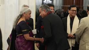 ராகுலுக்கு பதில் சசிதரூர்..  ரஷ்ய அதிபருக்கு அளிக்கப்பட்ட விருந்தில் நடந்த ட்விஸ்ட்.. வீடியோ பாருங்க