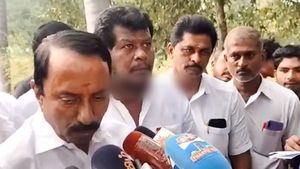 ஈரோட்டில் விஜய் பொது கூட்டத்திற்கு அனுமதி மறுக்கலையே! மாற்று இடம் எதுக்குன்னா.. செங்கோட்டையன் தகவல்