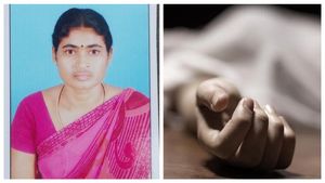 ரூமுக்குள் விடிய விடிய.. நகை மோசடி செய்த கிருஷ்ணகிரி பெண்ணை அடித்தே கொன்ற 5 பேர்.. கோவையில் பரபரப்பு