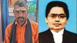  கரூரில் விஏஓ.. தர்மபுரியில் அரசு வக்கீல்.. ஒரே நாளில் அடுத்தடுத்து இப்படி போய் சிக்கிட்டாங்களே 