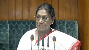 மத்திய அரசின் சாதனைகள் என்னென்ன? நாடாளுமன்றத்தில் பட்டியலிட்ட ஜனாதிபதி! உரையின் விவரம்