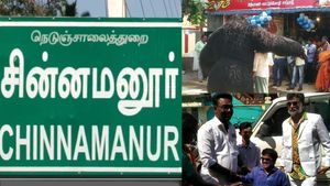 சின்னமனூரில் கிங் காங் சர்ப்ரைஸ்! தேனியில் நெகிழ்ச்சி தருணம்… டூப்ளிகேட் அஜித்தை பார்த்து திகைப்பு
