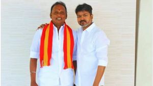  சீமான், சாட்டை துரைமுருகனுக்கு கொலை மிரட்டல்.. தவெக மாவட்ட செயலாளர் லெப்ட் பாண்டி மீது வழக்கு!