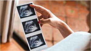 பெண் சிசுக்கொலை: பிரிட்டனில் வீசும் கள்ளிப்பால் வாடை! அசிங்கப்படும் இந்தியர்கள்! இப்படியா பண்றது?