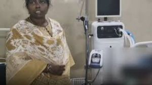 ஊதுபத்தி கலரில் இருக்கிறியே... திருப்பூரில் அரசு பள்ளியில் மகனுக்கு கொடுமை! கதறும் தாய்.. உண்மை என்ன