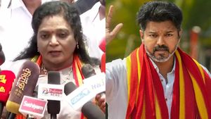 மோடி வந்த பின் தமிழக அரசியலில் ட்விஸ்ட்! விஜய்யை சிக்க வைக்கப்  பார்க்கிறதா பாஜக? தமிழிசை பளீச்!