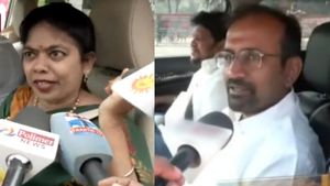 பொருளாளர்களுக்கு வந்த சோதனை! அன்று தவெக வெங்கட்ராமன்! இன்று பாமக திலகபாமா! விஐபி பாஸ் இருந்தும்!