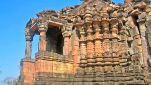 மகர சங்கராந்திக்கு மட்டுமே திறக்கப்படும் மர்ம கோயில்.. கோட்டைக்குள் மறைந்து இருக்கும் ரகசியம்