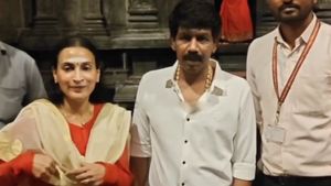 திருவண்ணாமலை கோவிலில் ஒன்றாக சாமி தரிசனம் செய்த இயக்குநர் பாலா மற்றும் ஐஸ்வர்யா ரஜினிகாந்த்!