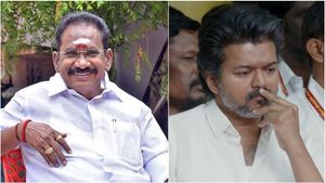 அறையிலேயே உட்கார்ந்து கொண்டு விஜய் அரசியல் செய்வது சரியா? விடாமல் அட்டாக் செய்யும் செல்லூர் ராஜு