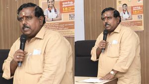 தேனியில் அரசு வேலை.. 50 லட்சம் ரூபாய் மோசடி. .‌ முன்னாள் பிஆர்ஓ மீது பாய்ந்த வழக்கு 