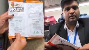 Vande Bharat: வந்தே பாரத் ரயிலில் பிளாஸ்டிக் பாக்கெட்டோடு சூடாக்கப்பட்ட ரொட்டி! பயணி அதிர்ச்சி! 