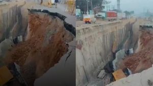 பெங்களூர் ரோட்டில் ராட்சத பள்ளம்.. என்னங்க இவ்வளவு ஆழமாக இருக்கு..  என்ன நடந்தது?