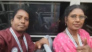 கன்னியாகுமரி டூ சென்னைக்கு ஒரு ரூபாய் செலவில்லாமல்.. விடியல் அரசு பஸ்களில் பயணம் செய்து வந்த பெண்கள்
