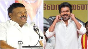  விஜய் சம்பளம் எவ்வளவு? பிளாக்கில் எவ்வளவு வாங்குகிறார்? திண்டுக்கல் சீனிவாசன் கிடுக்குப்பிடி!