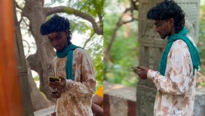 பழனி மலைக்கோவிலில்.. விஜய் பிரசார பாடல்! தவெகவினரை வலைவீசி தேடும் போலீஸ்