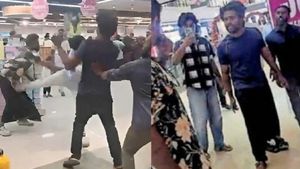 கேரளாவில் ஆளும் கட்சியினரால் தாக்கப்பட்ட போலீஸ் அதிகாரி மீதே..  கடுமையான பிரிவுகளில் பாய்ந்த வழக்கு