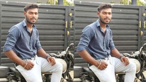 கன்னியாகுமரியில் காதல் திருமணம் செய்த புதுமாப்பிள்ளை மகேஷ்.. கடைசி  நாளில் ஆறு பேருக்கு மறுவாழ்வு