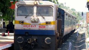 பயணிகள் கவனத்திற்கு.. 3 எக்ஸ்பிரஸ் ரயில்கள் சேவை பாதியளவு ரத்து.. எந்தெந்த ரூட்?