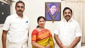 அதிமுகவில் இணைந்த ஒரே வாரத்தில் வெயிட்டான பதவி - மார்ட்டின் மனைவி லீமா ரோசுக்கு ஜாக்பாட்