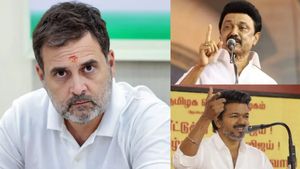 Election Exclusive: நாமதான் கிங் மேக்கர்! தவெக, திமுக குடுமி நம்ம கையில்! ராகுலிடம் சொன்ன காங்கிரஸ் தலை! என்னாச்சு 