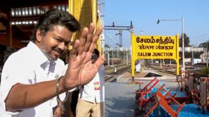 சேலத்தில் விஜய் மக்கள் சந்திப்புக்கு போலீசார் அனுமதி! 5000 பேர் மட்டுமே பங்கேற்கவேண்டும் என கண்டிஷன்