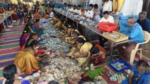 உண்டியல் கிட்ட அசைந்த சிவபக்தையின் கை.. ராமேஸ்வரம் கோயில் வீடியோவில் அந்த காட்சி! பிரபா மானமே போச்சு