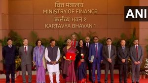 Nirmala Sitharaman Saree: ஊதா நிற கட்டம் போட்ட சேலையில் நிர்மலா சீதாராமன்! எந்த ஊரில் நெய்தது தெரியுமா?