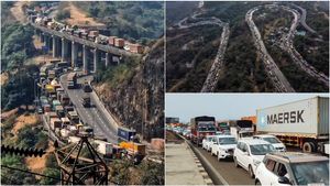 முடங்கிய மும்பை சாலை.. 32 மணி நேரம் டிராபிக்! ஹெலிகாப்டர் பிடித்து வீட்டிற்கு போன பிரபல தொழிலதிபர்